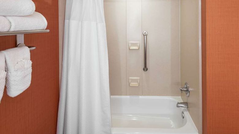<b>Embassy Suites St. Louis/St. Charles Room</b>. Images powered by <a href="https://iceportal.shijigroup.com/" title="IcePortal" target="_blank">IcePortal</a>.