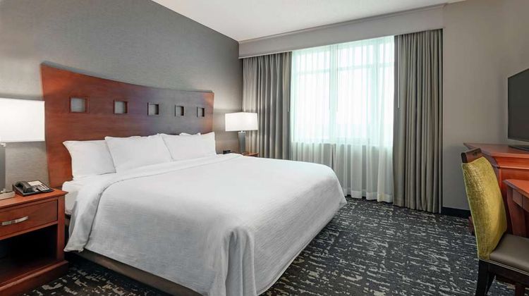 Embassy Suites St. Louis/St. Charles Room