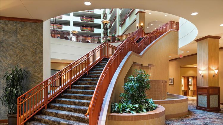 Embassy Suites St. Louis/St. Charles Lobby