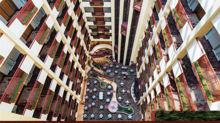 Embassy Suites St. Louis/St. Charles Lobby
