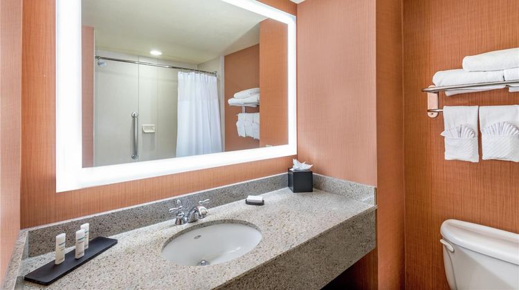 Embassy Suites St. Louis/St. Charles Room