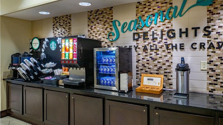 <b>Embassy Suites St Louis Airport Restaurant</b>. Images powered by <a href="https://iceportal.shijigroup.com/" title="IcePortal" target="_blank">IcePortal</a>.