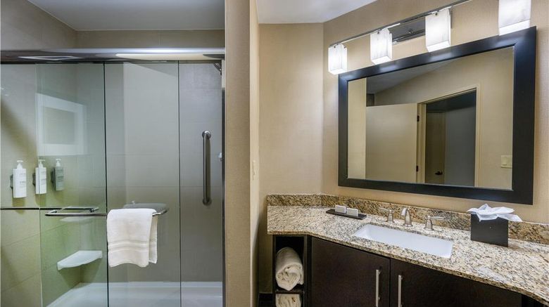 <b>Embassy Suites St Louis Airport Room</b>. Images powered by <a href="https://iceportal.shijigroup.com/" title="IcePortal" target="_blank">IcePortal</a>.