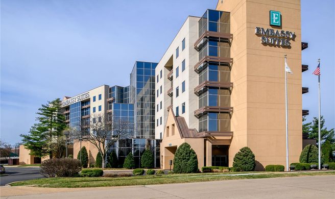 Embassy Suites St Louis Airport Exterior