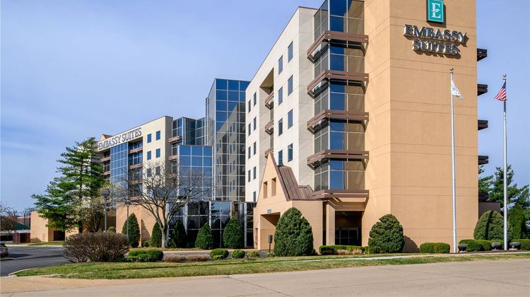 Embassy Suites St Louis Airport Exterior