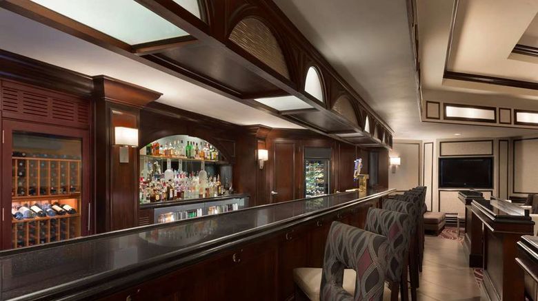 <b>Hilton St Louis Frontenac Restaurant</b>. Images powered by <a href="https://iceportal.shijigroup.com/" title="IcePortal" target="_blank">IcePortal</a>.