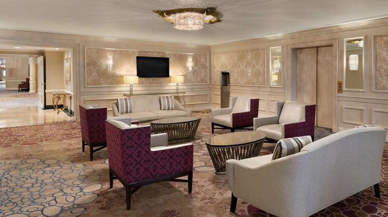 <b>Hilton St Louis Frontenac Lobby</b>. Images powered by <a href="https://iceportal.shijigroup.com/" title="IcePortal" target="_blank">IcePortal</a>.