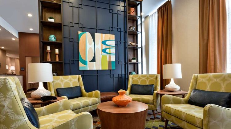 Hampton Inn-Stes/St. Louis Galleria Area Lobby