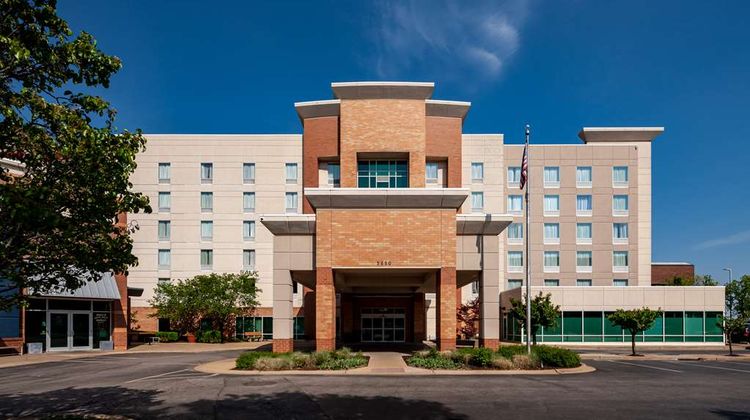 Hampton Inn & Suites at Forest Park Exterior