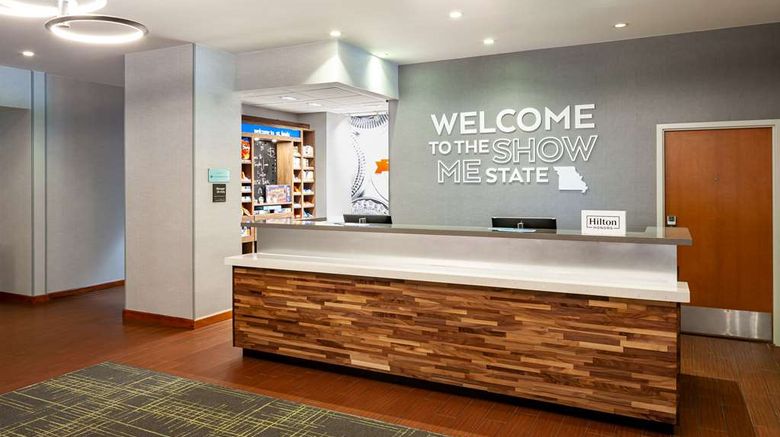 <b>Hampton Inn & Suites at Forest Park Lobby</b>. Images powered by <a href="https://iceportal.shijigroup.com/" title="IcePortal" target="_blank">IcePortal</a>.