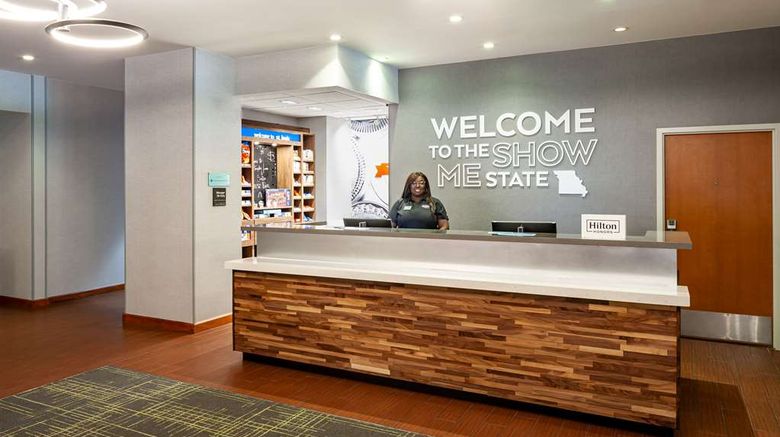 <b>Hampton Inn & Suites at Forest Park Lobby</b>. Images powered by <a href="https://iceportal.shijigroup.com/" title="IcePortal" target="_blank">IcePortal</a>.