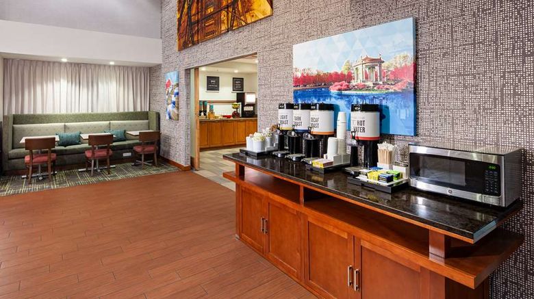<b>Hampton Inn & Suites at Forest Park Restaurant</b>. Images powered by <a href="https://iceportal.shijigroup.com/" title="IcePortal" target="_blank">IcePortal</a>.