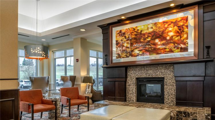 Hilton Garden Inn St Louis Airport Lobby