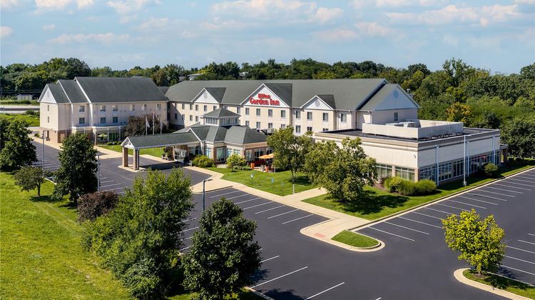 Hilton Garden Inn St Louis Airport Exterior