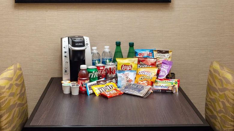 <b>Embassy Suites St Louis Downtown Room</b>. Images powered by <a href="https://iceportal.shijigroup.com/" title="IcePortal" target="_blank">IcePortal</a>.