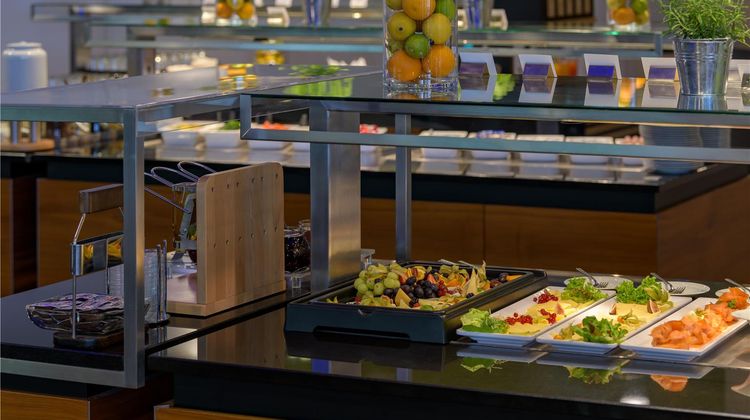 Hilton Garden Inn Stuttgart NeckarPark Restaurant