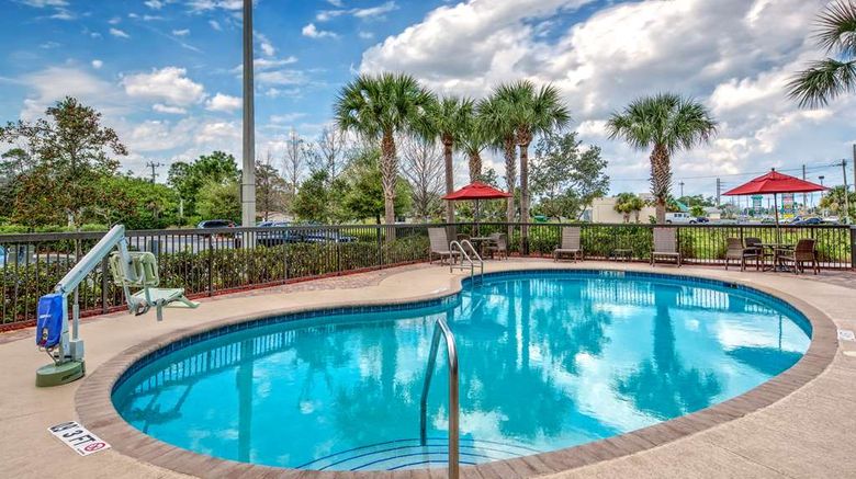 <b>Hampton Inn & Suites Stuart-North Pool</b>. Images powered by <a href="https://iceportal.shijigroup.com/" title="IcePortal" target="_blank">IcePortal</a>.