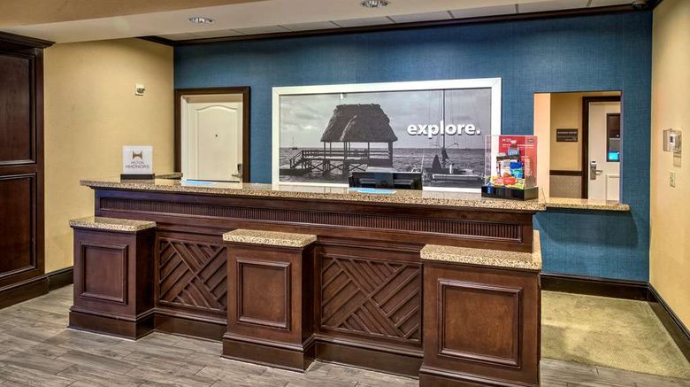 <b>Hampton Inn & Suites Stuart-North Lobby</b>. Images powered by <a href="https://iceportal.shijigroup.com/" title="IcePortal" target="_blank">IcePortal</a>.