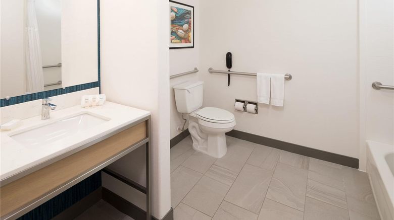 <b>Hilton Garden Inn Riverfront Room</b>. Images powered by <a href="https://iceportal.shijigroup.com/" title="IcePortal" target="_blank">IcePortal</a>.