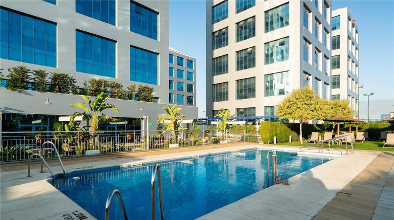 <b>Hilton Garden Inn Sevilla Pool</b>. Images powered by <a href="https://iceportal.shijigroup.com/" title="IcePortal" target="_blank">IcePortal</a>.