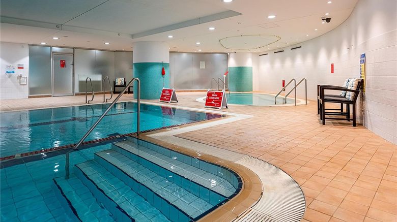 <b>Hilton Sydney Pool</b>. Images powered by <a href="https://iceportal.shijigroup.com/" title="IcePortal" target="_blank">IcePortal</a>.