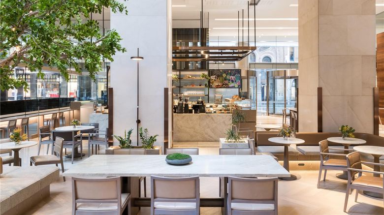 <b>Hilton Sydney Restaurant</b>. Images powered by <a href="https://iceportal.shijigroup.com/" title="IcePortal" target="_blank">IcePortal</a>.