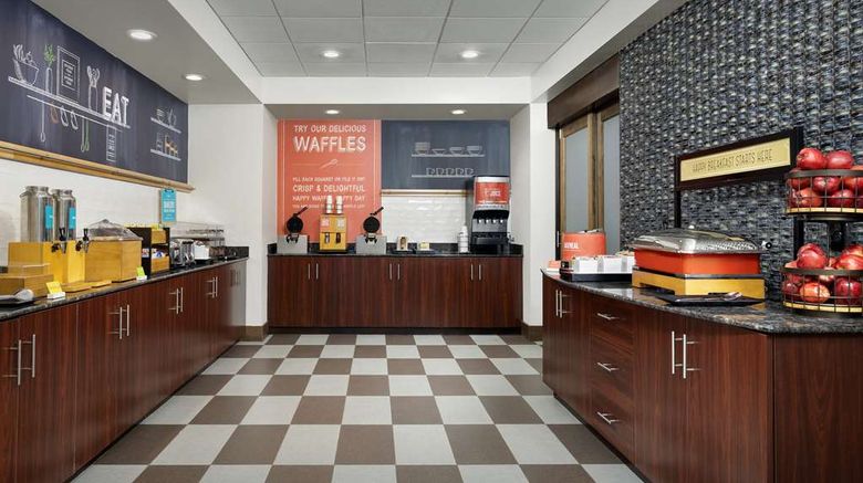 <b>Hampton Inn Syracuse Clay Restaurant</b>. Images powered by <a href="https://iceportal.shijigroup.com/" title="IcePortal" target="_blank">IcePortal</a>.