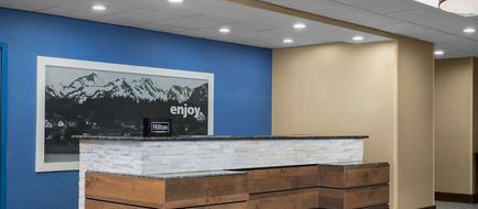 Hampton Inn Syracuse Clay Lobby