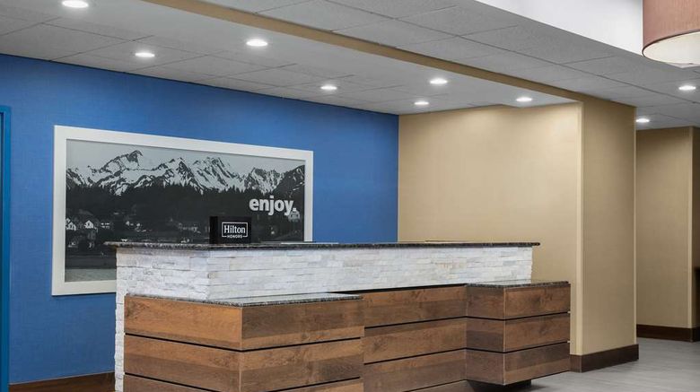 <b>Hampton Inn Syracuse Clay Lobby</b>. Images powered by <a href="https://iceportal.shijigroup.com/" title="IcePortal" target="_blank">IcePortal</a>.