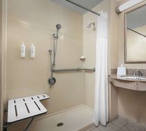 Hampton Inn Syracuse Clay Room