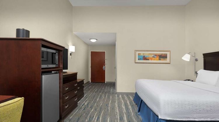 Hampton Inn Syracuse Clay Room