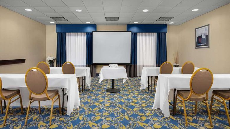 <b>Hampton Inn Syracuse Clay Meeting</b>. Images powered by <a href="https://iceportal.shijigroup.com/" title="IcePortal" target="_blank">IcePortal</a>.