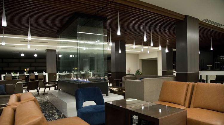 Doubletree by Hilton Hotel Syracuse Lobby