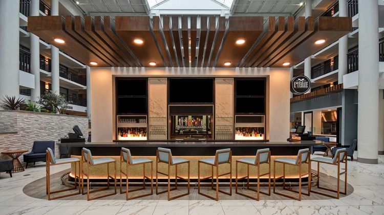 Embassy Suites by Hilton Syracuse Lobby