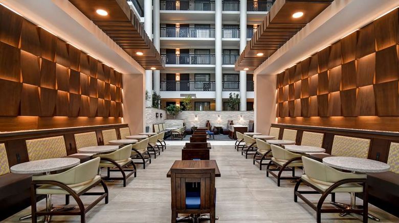 <b>Embassy Suites by Hilton Syracuse Restaurant</b>. Images powered by <a href="https://iceportal.shijigroup.com/" title="IcePortal" target="_blank">IcePortal</a>.