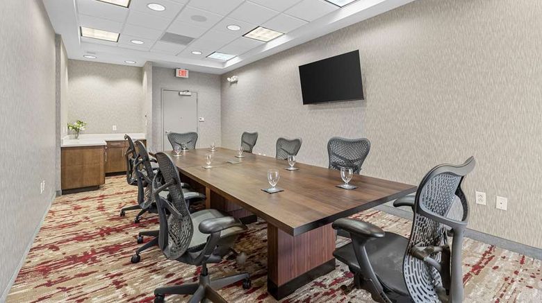 <b>Hilton Garden Inn Syracuse Meeting</b>. Images powered by <a href="https://iceportal.shijigroup.com/" title="IcePortal" target="_blank">IcePortal</a>.