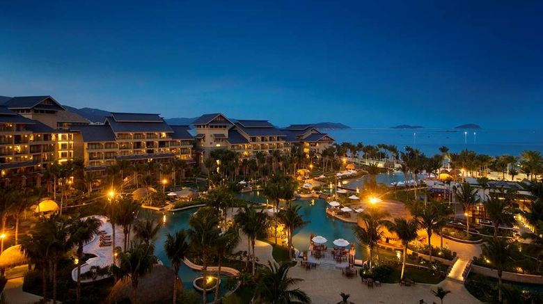 <b>Hilton Sanya Yalong Bay Resort & Spa Pool</b>. Images powered by <a href="https://iceportal.shijigroup.com/" title="IcePortal" target="_blank">IcePortal</a>.