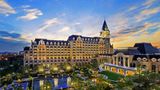Hilton Qingdao Golden Beach Exterior
