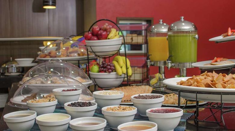 <b>Hilton Garden Inn Tuxtla Gutierrez Restaurant</b>. Images powered by <a href="https://iceportal.shijigroup.com/" title="IcePortal" target="_blank">IcePortal</a>.