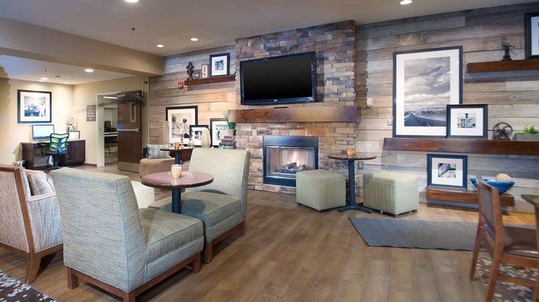<b>Hampton Inn Tiffin Lobby</b>. Images powered by <a href="https://iceportal.shijigroup.com/" title="IcePortal" target="_blank">IcePortal</a>.