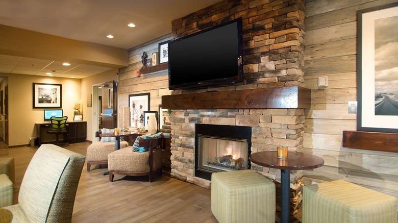 <b>Hampton Inn Tiffin Lobby</b>. Images powered by <a href="https://iceportal.shijigroup.com/" title="IcePortal" target="_blank">IcePortal</a>.