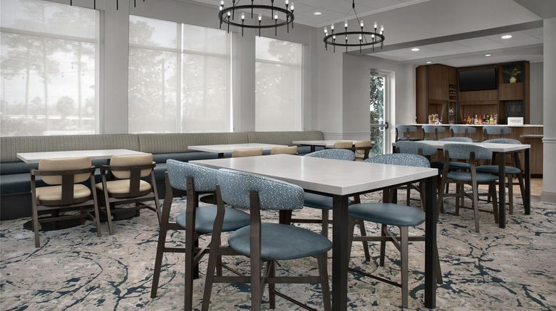 <b>Hilton Garden Inn Tallahassee Central Restaurant</b>. Images powered by <a href="https://iceportal.shijigroup.com/" title="IcePortal" target="_blank">IcePortal</a>.