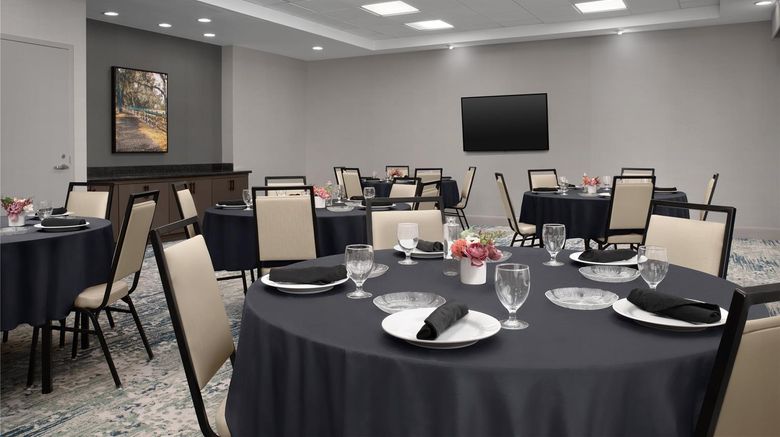 <b>Hilton Garden Inn Tallahassee Central Meeting</b>. Images powered by <a href="https://iceportal.shijigroup.com/" title="IcePortal" target="_blank">IcePortal</a>.