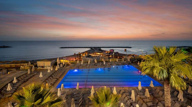 <b>Hilton Tel Aviv Pool</b>. Images powered by <a href=https://www.travelagewest.com/Hotels/Tel-Aviv-Israel/