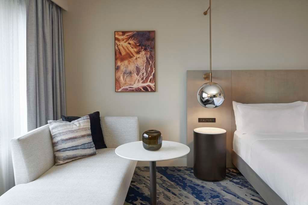 Hilton Toronto- Toronto, ON Hotels- First Class Hotels in Toronto