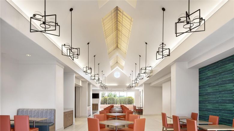 Embassy Suites Tampa - Airport/Westshore Lobby. Images powered by <a href="https://iceportal.shijigroup.com" target="_blank" rel="noopener">Ice Portal</a>.