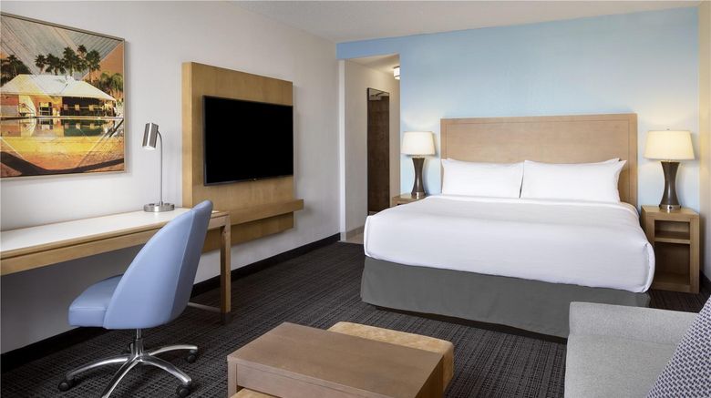<b>Embassy Suites Tampa - Airport/Westshore Room</b>. Images powered by <a href="https://iceportal.shijigroup.com/" title="IcePortal" target="_blank">IcePortal</a>.