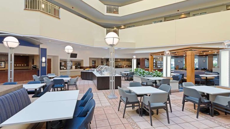 <b>Embassy Suites USF/near Busch Gardens Restaurant</b>. Images powered by <a href="https://iceportal.shijigroup.com/" title="IcePortal" target="_blank">IcePortal</a>.