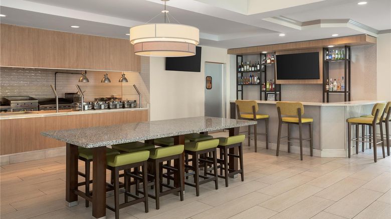 <b>Hilton Garden Inn Tampa North Restaurant</b>. Images powered by <a href="https://iceportal.shijigroup.com/" title="IcePortal" target="_blank">IcePortal</a>.