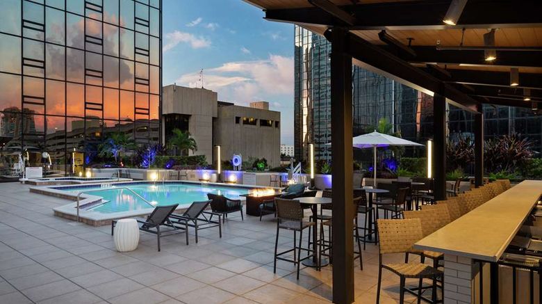 <b>Hilton Tampa Downtown Pool</b>. Images powered by <a href="https://iceportal.shijigroup.com/" title="IcePortal" target="_blank">IcePortal</a>.